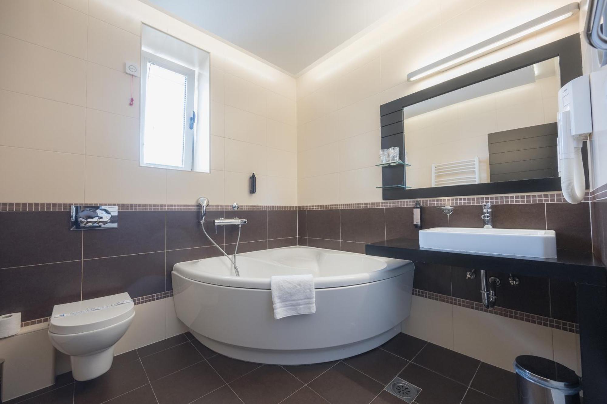 Hotel Sun Лозница Екстериор снимка